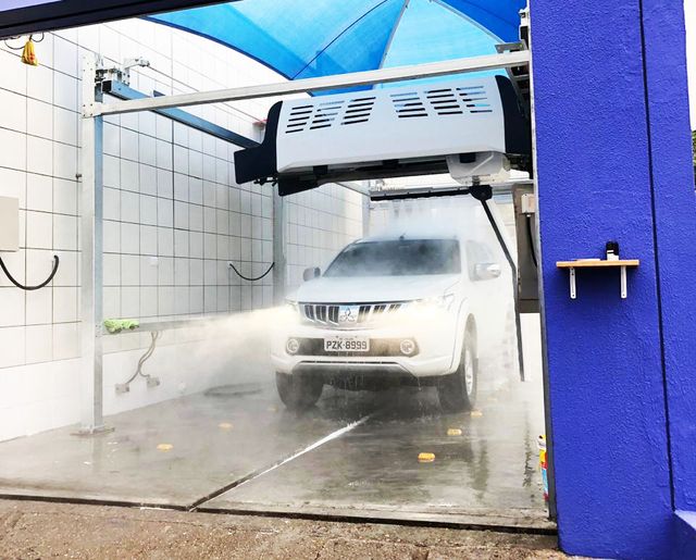 Leisuwash 360 car wash machine in Brazil